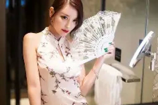 周琼第二轮回应爆料严浩翔陆续给了严军300W严浩翔演唱会强忍泪水