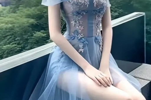 21岁女孩靠“隐私部位”年赚8300万美元比肩詹姆斯！这届网红为何集体反着穿？